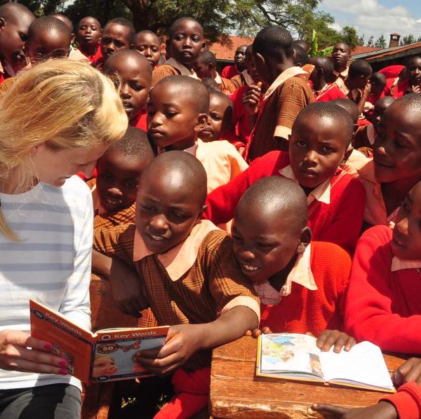 tourists-in-central-kenya-with-students